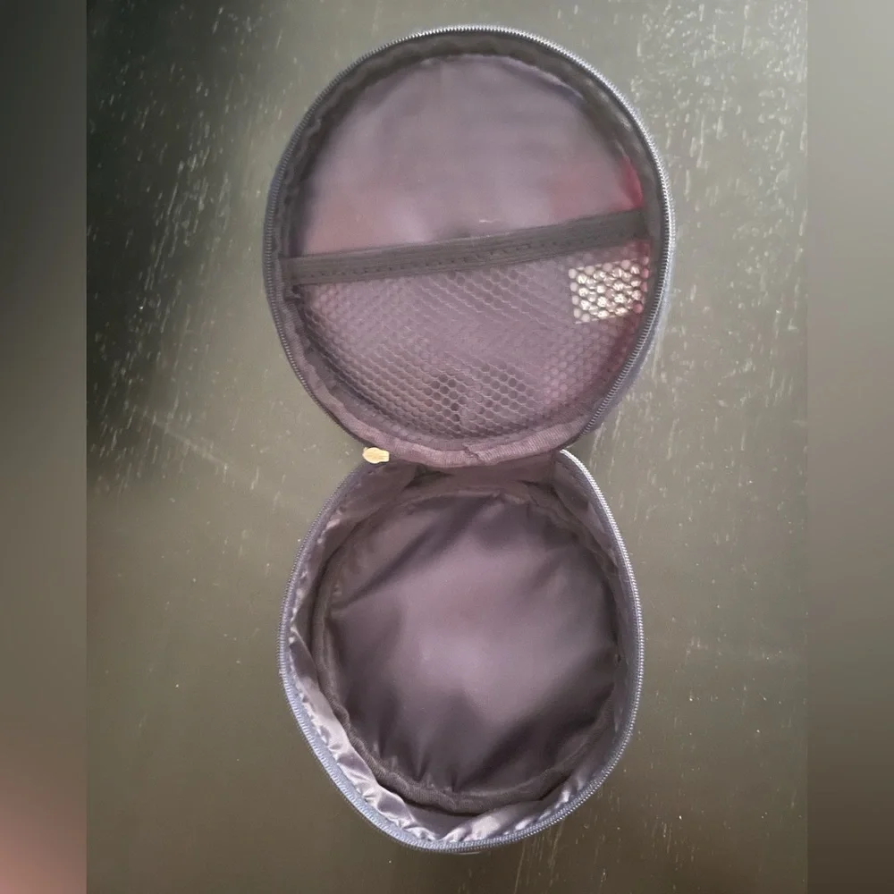 Round Cosmetics Case by Missha